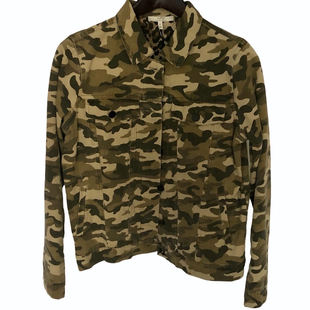 M.N.I Los Angelos Camo Jean Jacket. NWT Size Small